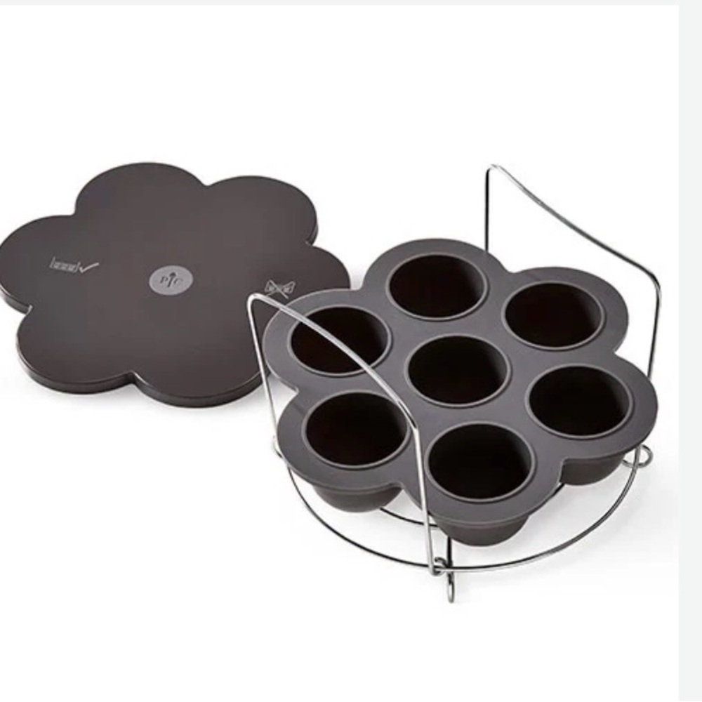 NEW IN BOX Pampered Chef Silicone Egg Bites Mold